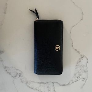 Gucci leather zip around wallet